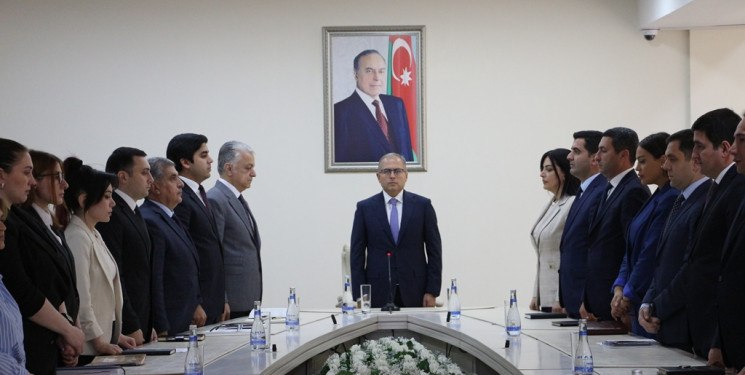 Səbail Rayon İcra Hakimiyyətində Ulu Öndər Heydər Əliyevin anadan olmasının 102-ci ildönümünə həsr olunmuş "Heydər Əliyev - Azərbaycanın suverenliyinin və milli intibahın memarı" mövzusunda konfrans keçirilib